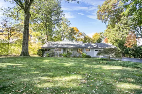 47 Archer Ln, Stamford, CT 06905