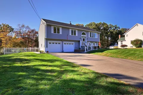 71 Wood Ter, East Haven, CT 06513