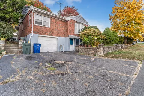 77 Alexander Ave, Bridgeport, CT 06606