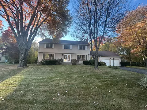 72 Burnwood Dr, Bloomfield, CT 06002