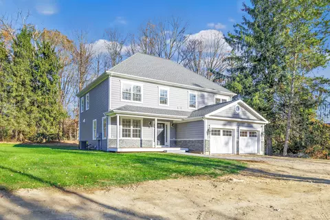 237 Thompson St, Shelton, CT 06484