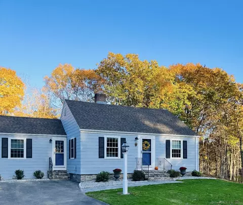 16 Riverview Ave, Deep River, CT 06417