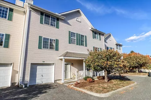 14 South St #59, Danbury, CT 06810