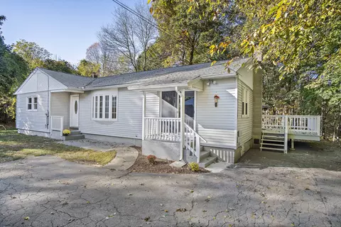 6 Dorien Dr, Norwich, CT 06360