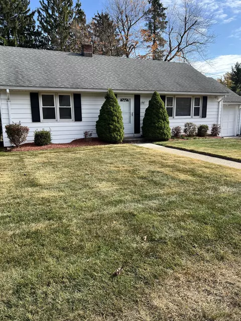 69 Rentell Rd, Hamden, CT 06514