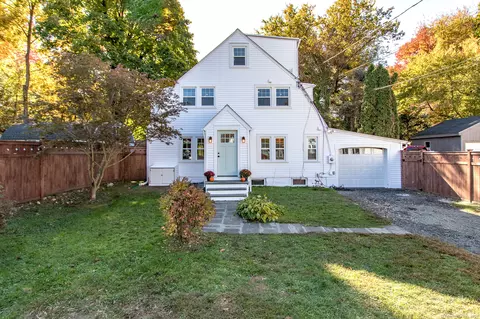 25 Wakemore St, Darien, CT 06820