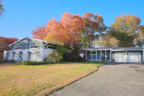 66 W Ridge Dr, West Hartford, CT 06117