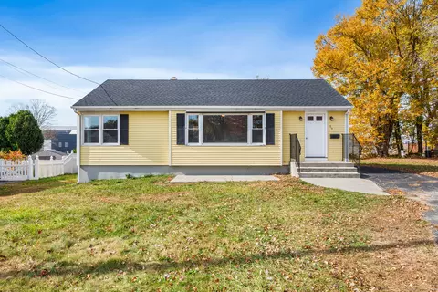 99 Burgess Pl, Groton, CT 06340