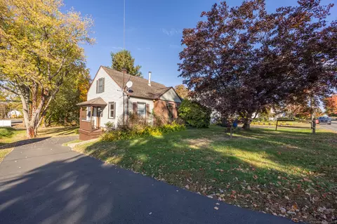30 Maple Ave, Meriden, CT 06450
