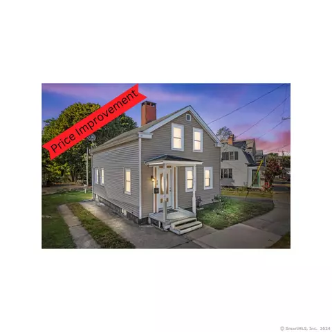 88 Blackhall St, New London, CT 06320