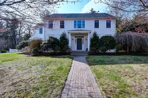 132 Chase Hollow Ln, Glastonbury, CT 06033