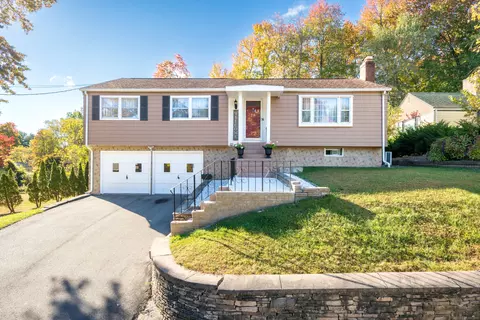 23 Dowd St, Newington, CT 06111