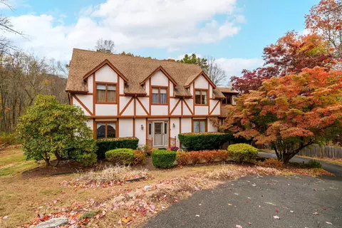 10 Sleepy Hollow Rd, New Fairfield, CT 06812