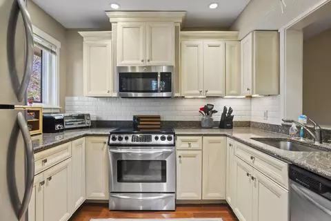 29 Fox Run #29, Woodbury, CT 06798