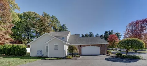 15 W Pine Way #25, Plainville, CT 06062