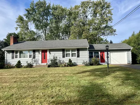 101 Grandview St, Manchester, CT 06040