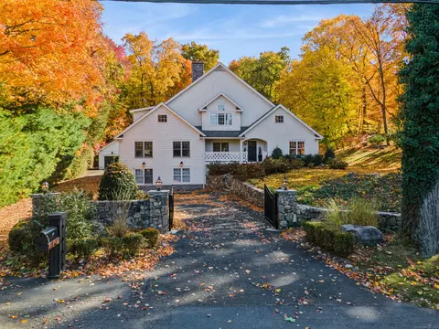 147 Hoyt St, Darien, CT 06820