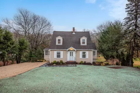 84 Helm Dr, Farmington, CT 06032