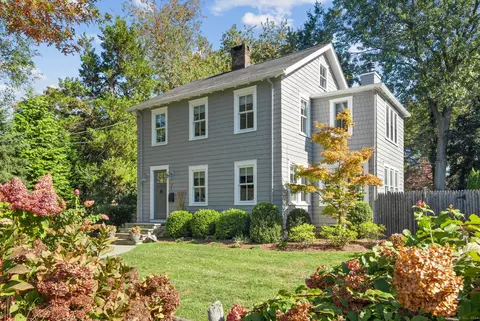 1 Crest Rd, Norwalk, CT 06853