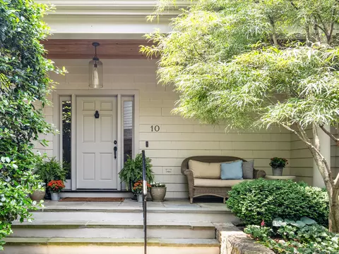 10 Thomas Pl #10, Norwalk, CT 06853