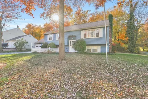 16 Chimney Sweep Rd, Wallingford, CT 06492