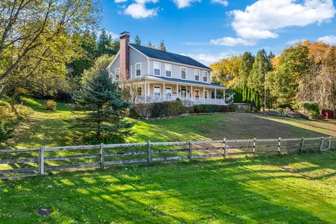 158 River Rd, Preston, CT 06365