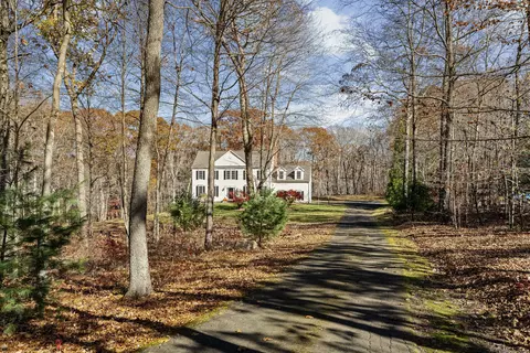 18 Jacob Ln, Killingworth, CT 06419