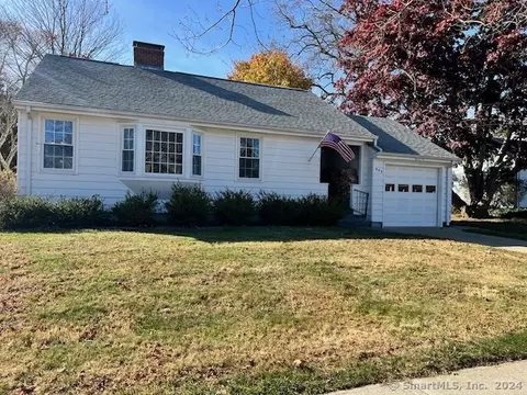 869 Montauk Ave, New London, CT 06320