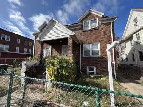 253 Linen Ave, Bridgeport, CT 06604