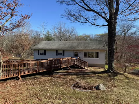 6 Indian Hill Rd, New Fairfield, CT 06812