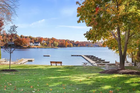 97 Kellogg St, Brookfield, CT 06804