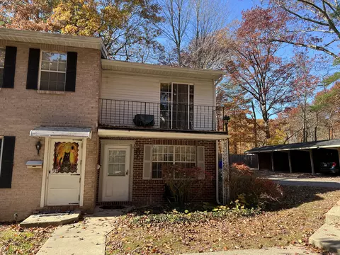 20 Surrey Ln #C20, Torrington, CT 06790