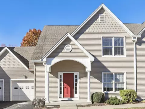 52 Heron View Rd #52, New Fairfield, CT 06812
