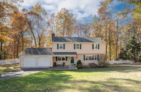 19 Hearthstone Dr, Bethel, CT 06801