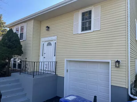 21 Brick Walk Ln, Newington, CT 06111