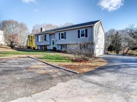 101 Spithead Rd, Waterford, CT 06385
