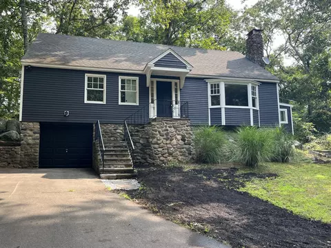94 Old Nod Rd, Clinton, CT 06413