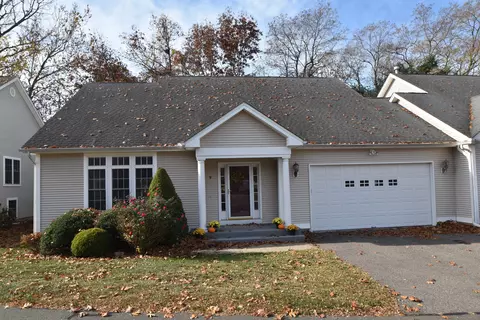 9 Dobson Commons Cir #9, Vernon, CT 06066