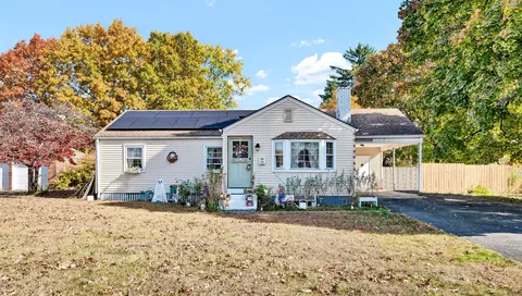 98 Old County Rd, Windsor Locks, CT 06096