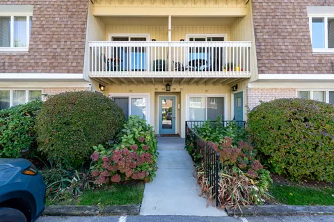 61 Seaview Ave #C16, Stamford, CT 06902