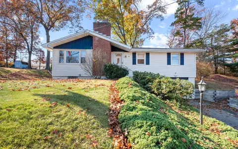 39 Hilltop Ave, Vernon, CT 06066