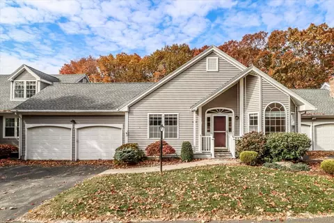 520 Trading Post Ln #520, Shelton, CT 06484