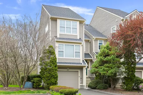222 Algonquin Trl #222, Trumbull, CT 06611