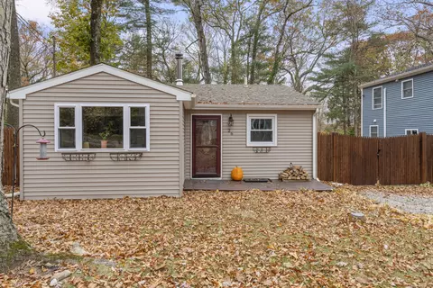 26 Beech Rd, Lebanon, CT 06249