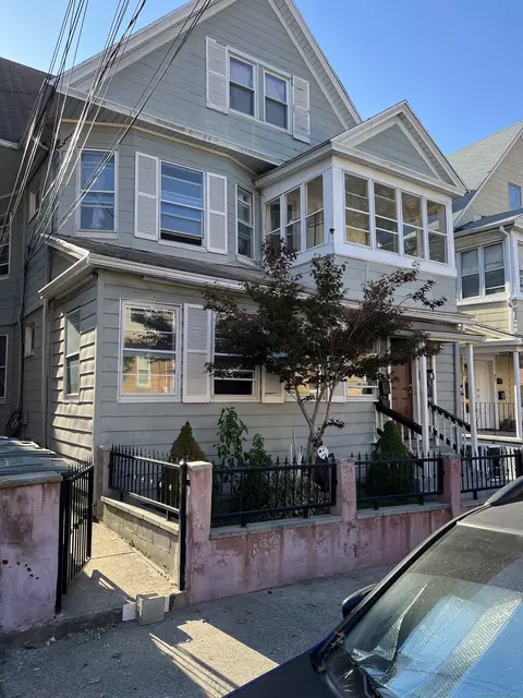 155 Oak St, Bridgeport, CT 06604