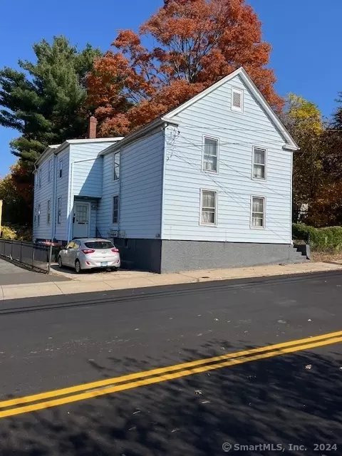 81 Springdale Ave, Meriden, CT 06451