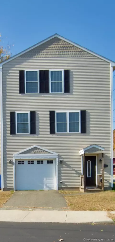 39 Ames Ave #B, Meriden, CT 06451