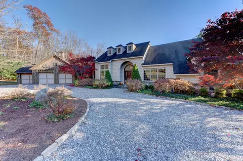 38 Elizabeth Dr, Harwinton, CT 06791