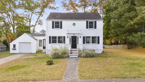 43 Argonne St, Fairfield, CT 06825