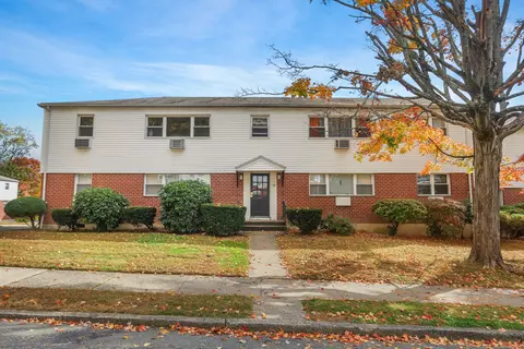 185 Cherry Hill Dr #2A, Bridgeport, CT 06606